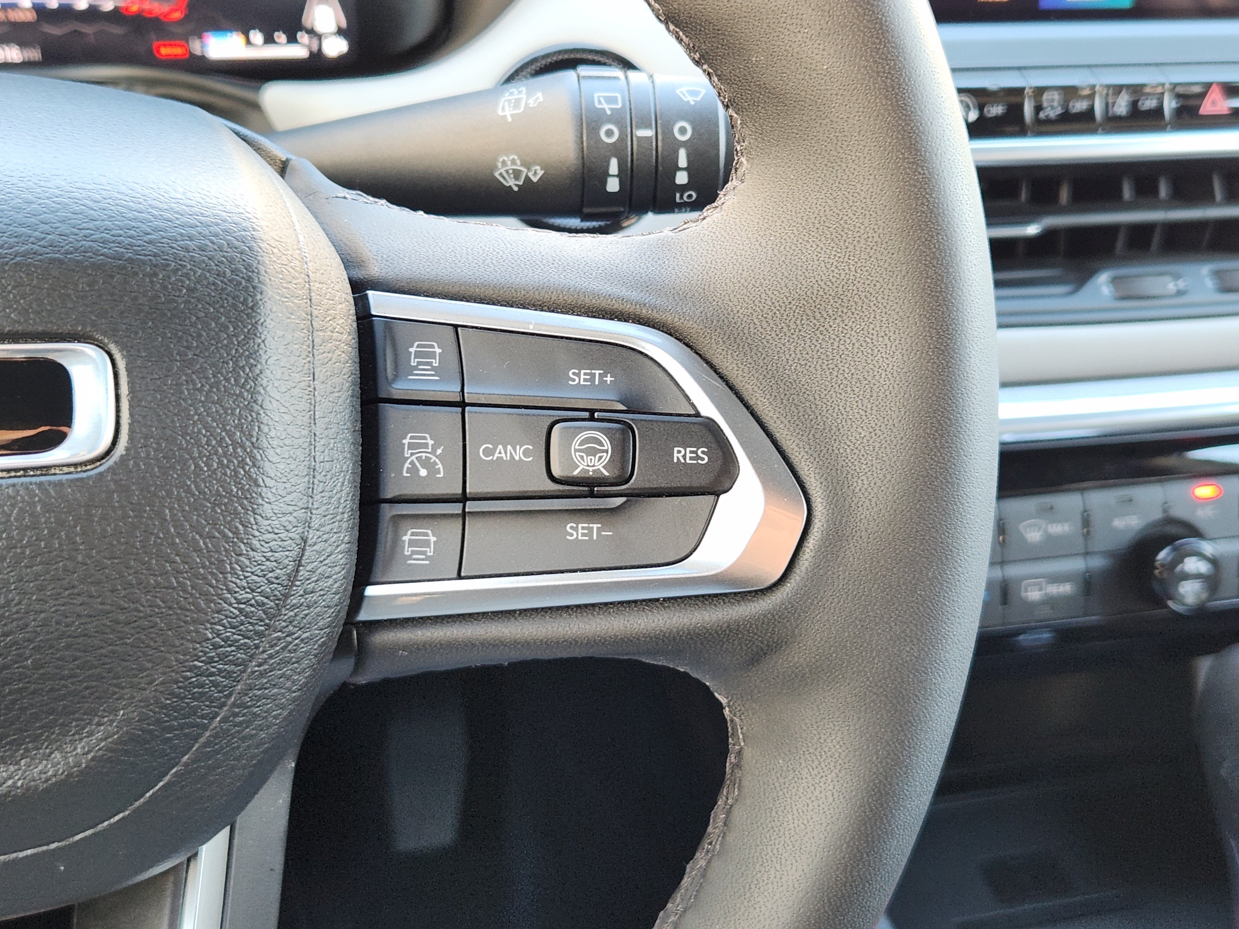 Used 2023 Jeep Compass Limited w/ Elite Group AWD/4WD image 30