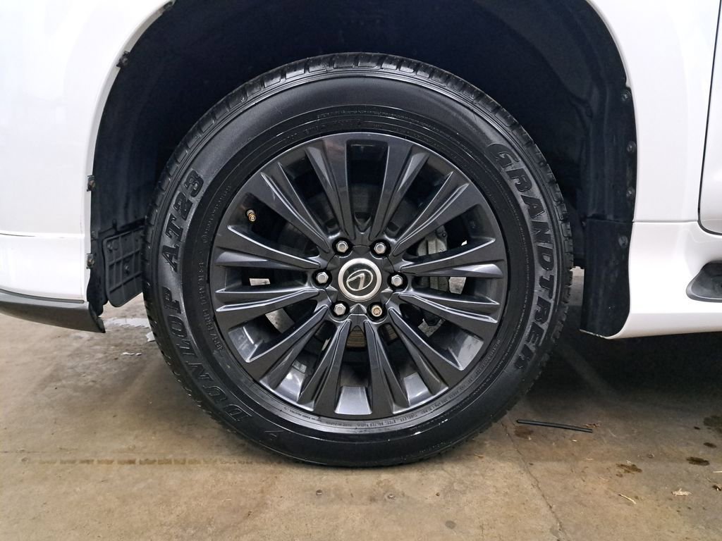 Used 2021 Lexus GX 460 Premium w/ Accessory Package image 11