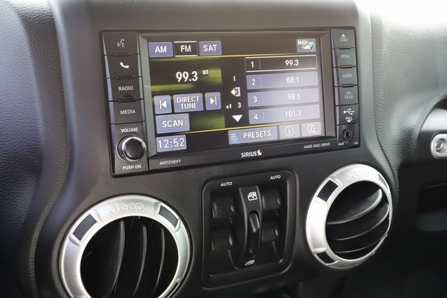 Used 2017 Jeep Wrangler Unlimited Rubicon image 26