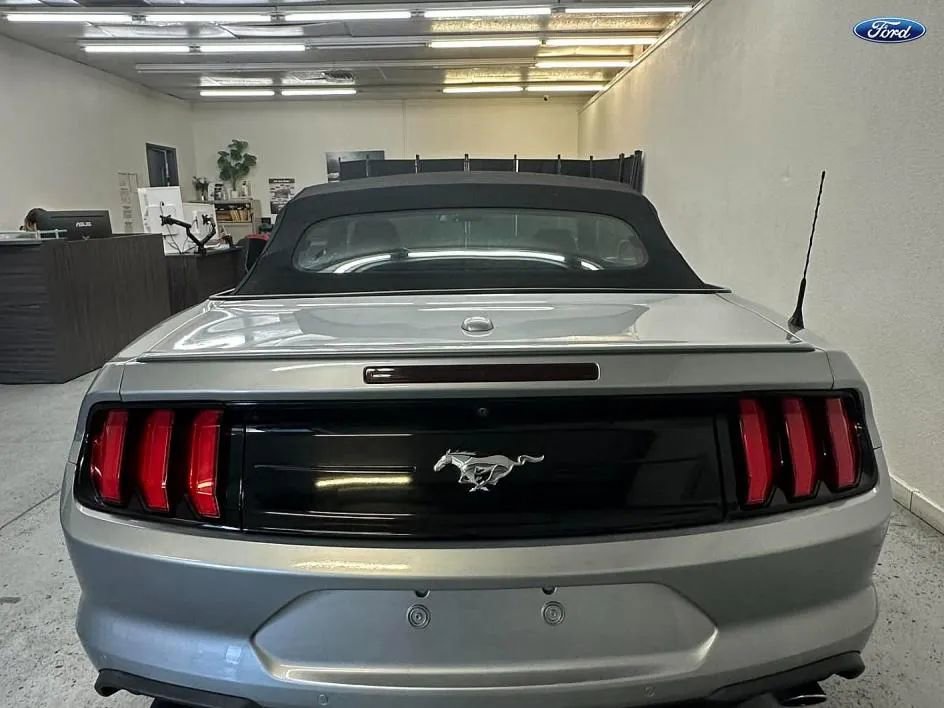 Used 2022 Ford Mustang Premium RWD image 5