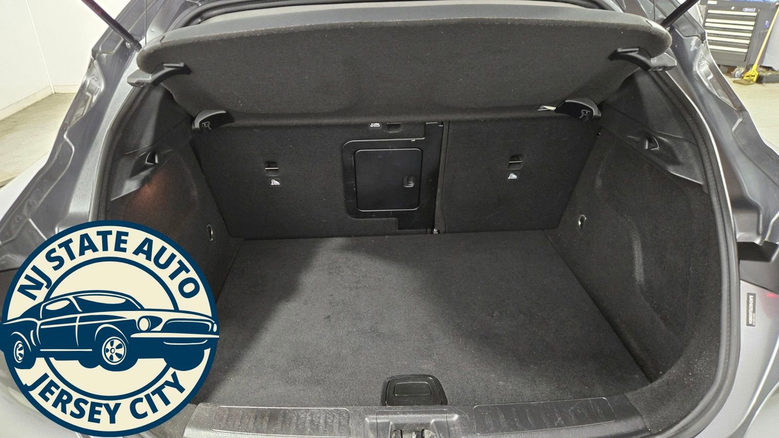 Used 2018 INFINITI QX30 AWD image 31