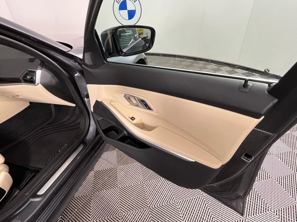 Certified 2022 BMW 330i xDrive Sedan w/ Driving Assistance Package image 25