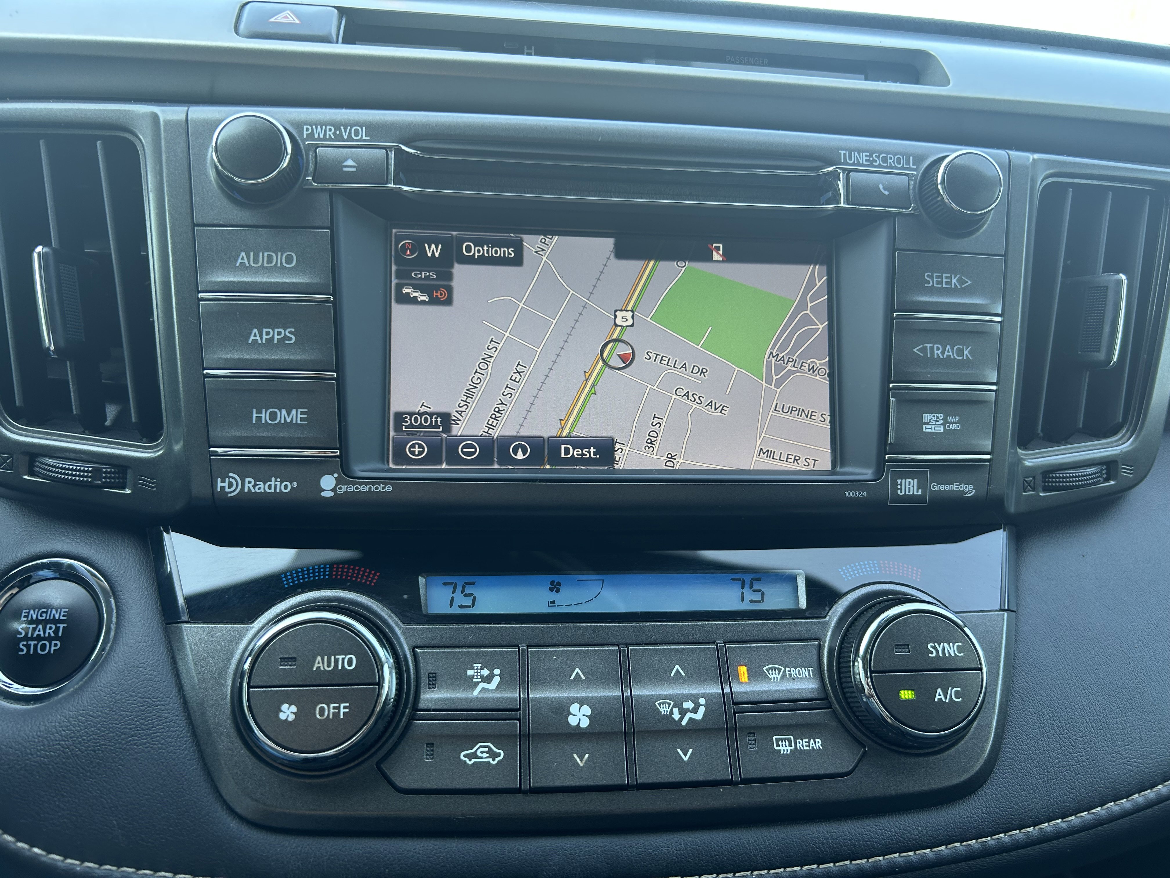 Used 2015 Toyota RAV4 Limited image 17