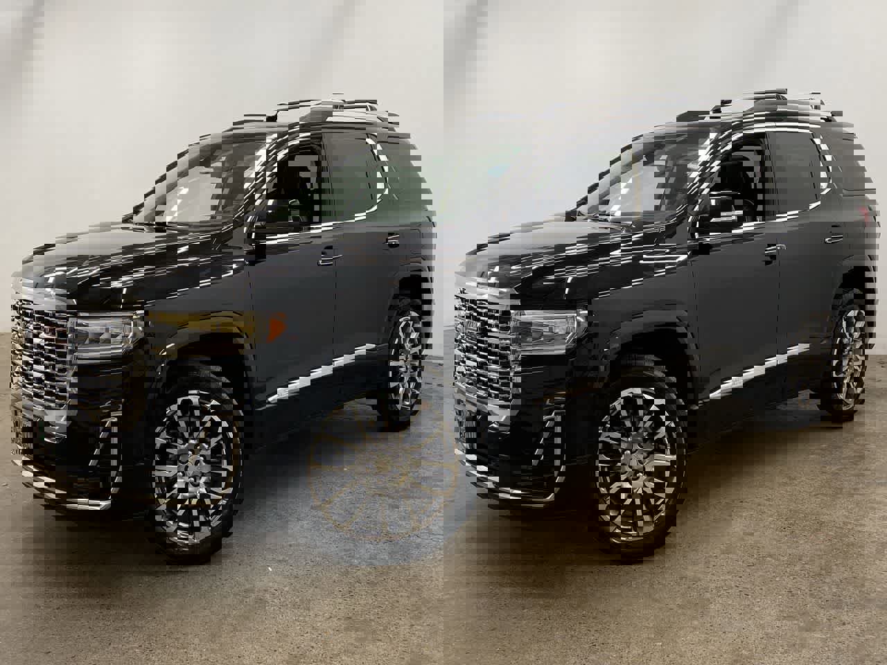 Used 2022 GMC Acadia Denali w/ Denali Ultimate Package AWD/4WD image 1