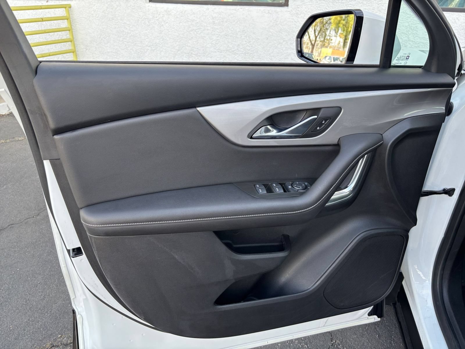 Used 2023 Chevrolet Blazer LT FWD image 18