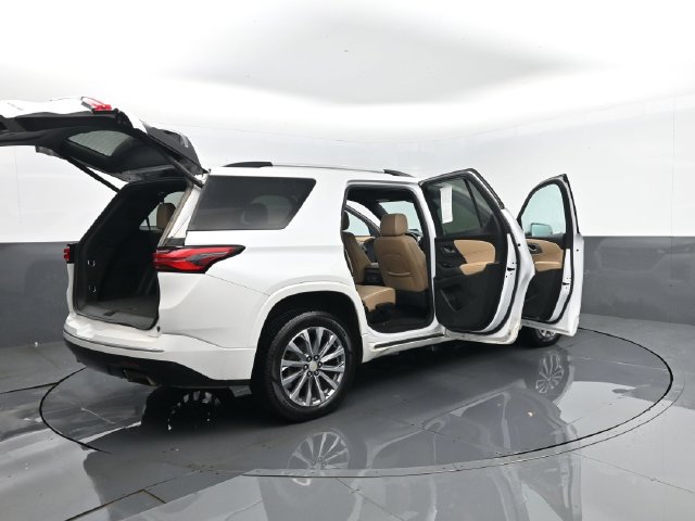 Used 2023 Chevrolet Traverse Premier AWD/4WD image 34