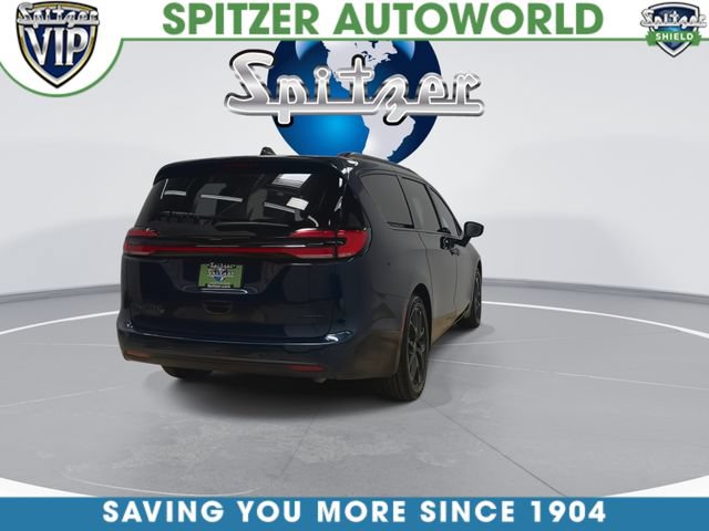 Used 2025 Chrysler Pacifica Limited FWD image 9