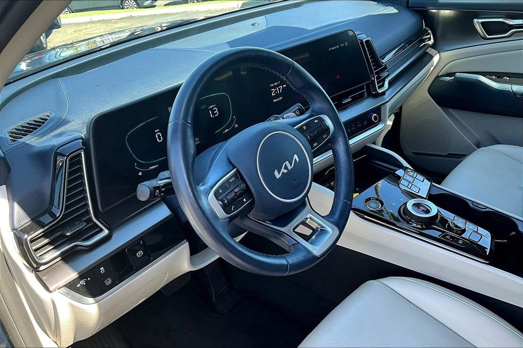 Used 2023 Kia Sportage EX image 11