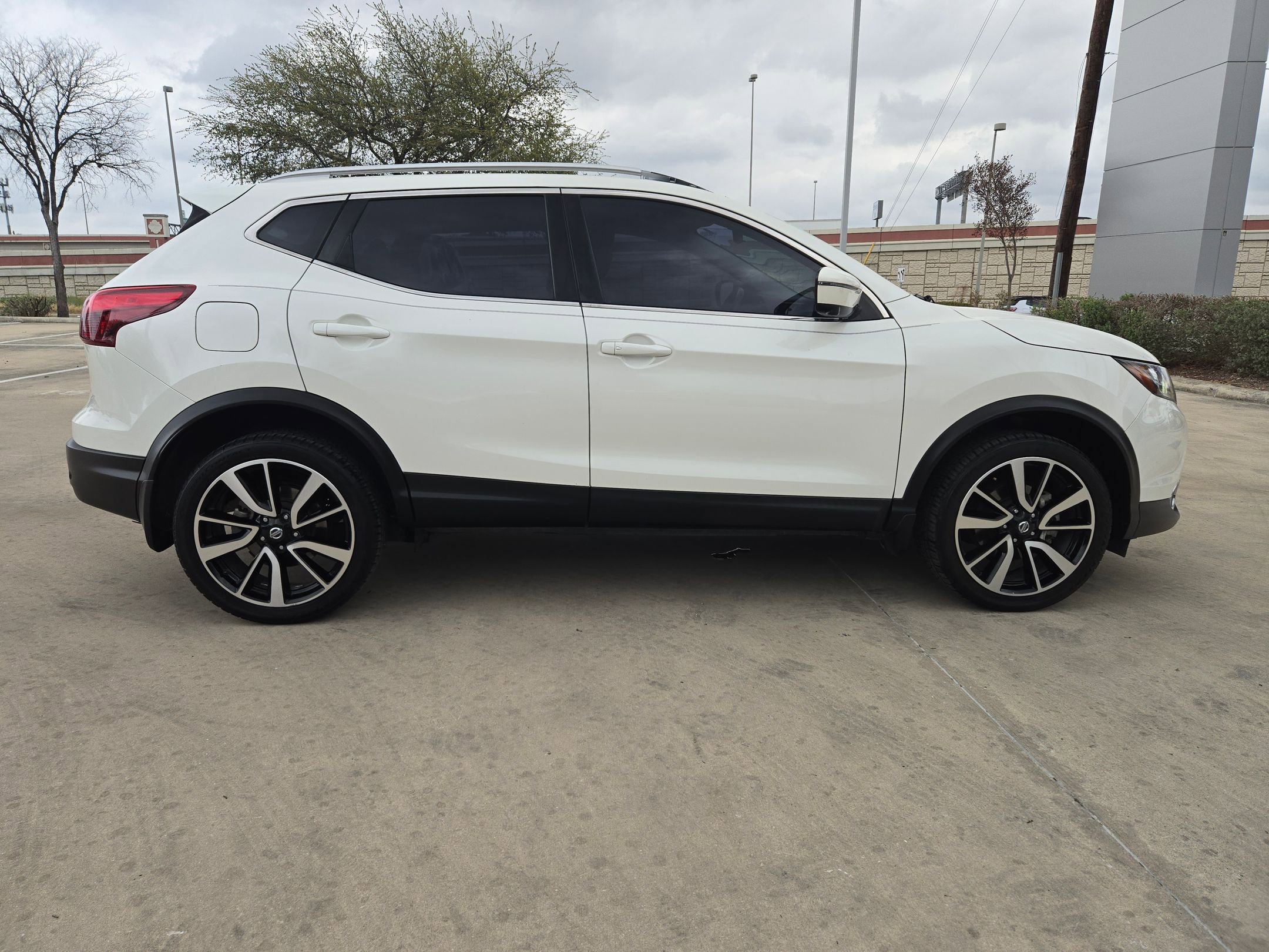 Used 2019 Nissan Rogue Sport SL image 8