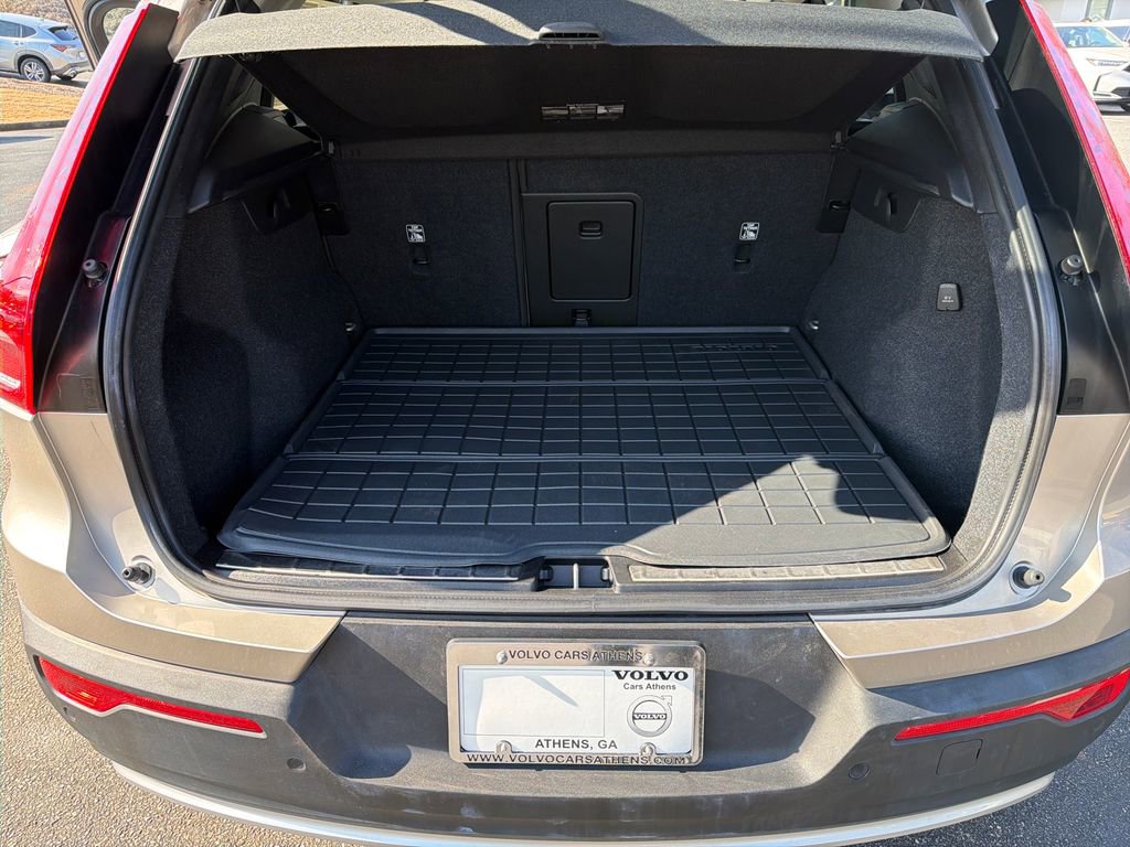Certified 2024 Volvo XC40 B5 Plus w/ Protection Package Premier image 27
