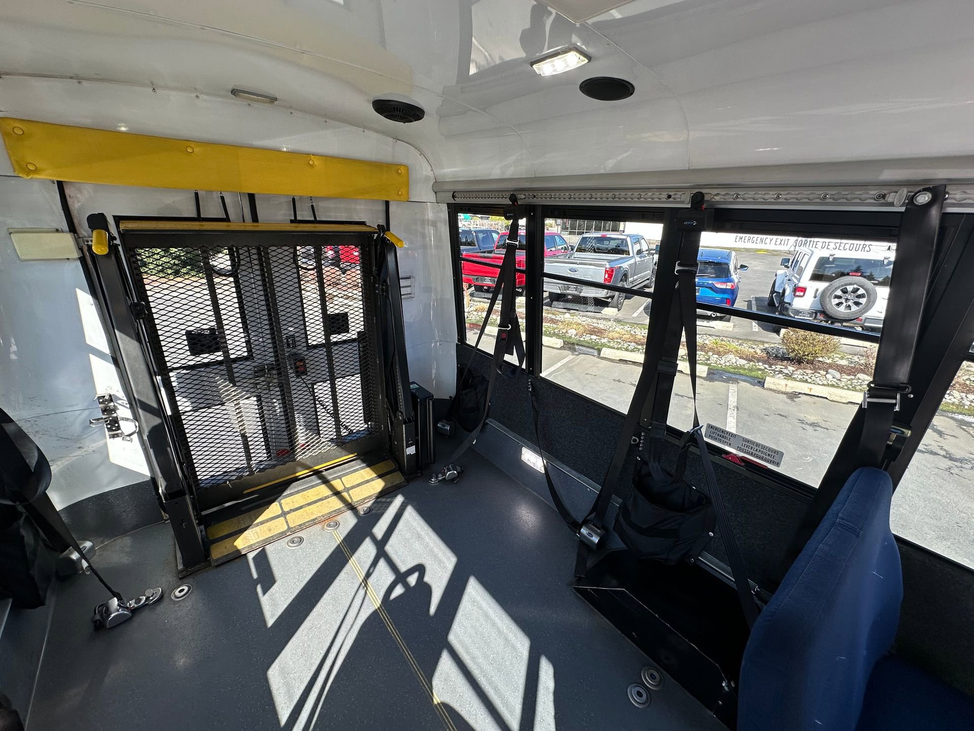 Used 2014 Chevrolet Express 3500 RWD image 13