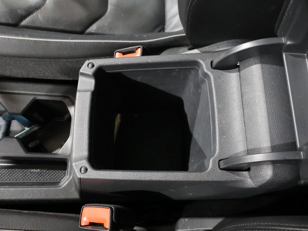 Used 2018 Volkswagen Tiguan SEL Premium w/ 3rd Row Seat Package image 33