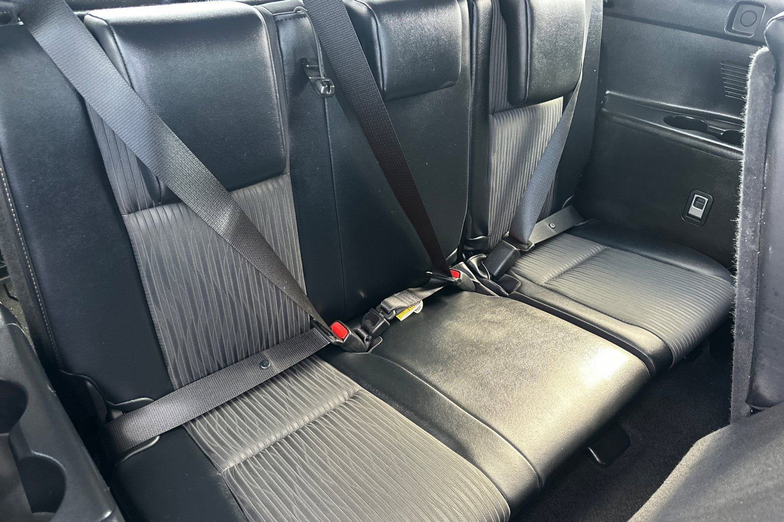 Used 2019 Toyota Highlander Plus FWD image 15