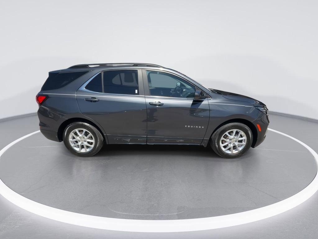Used 2023 Chevrolet Equinox LT FWD image 9