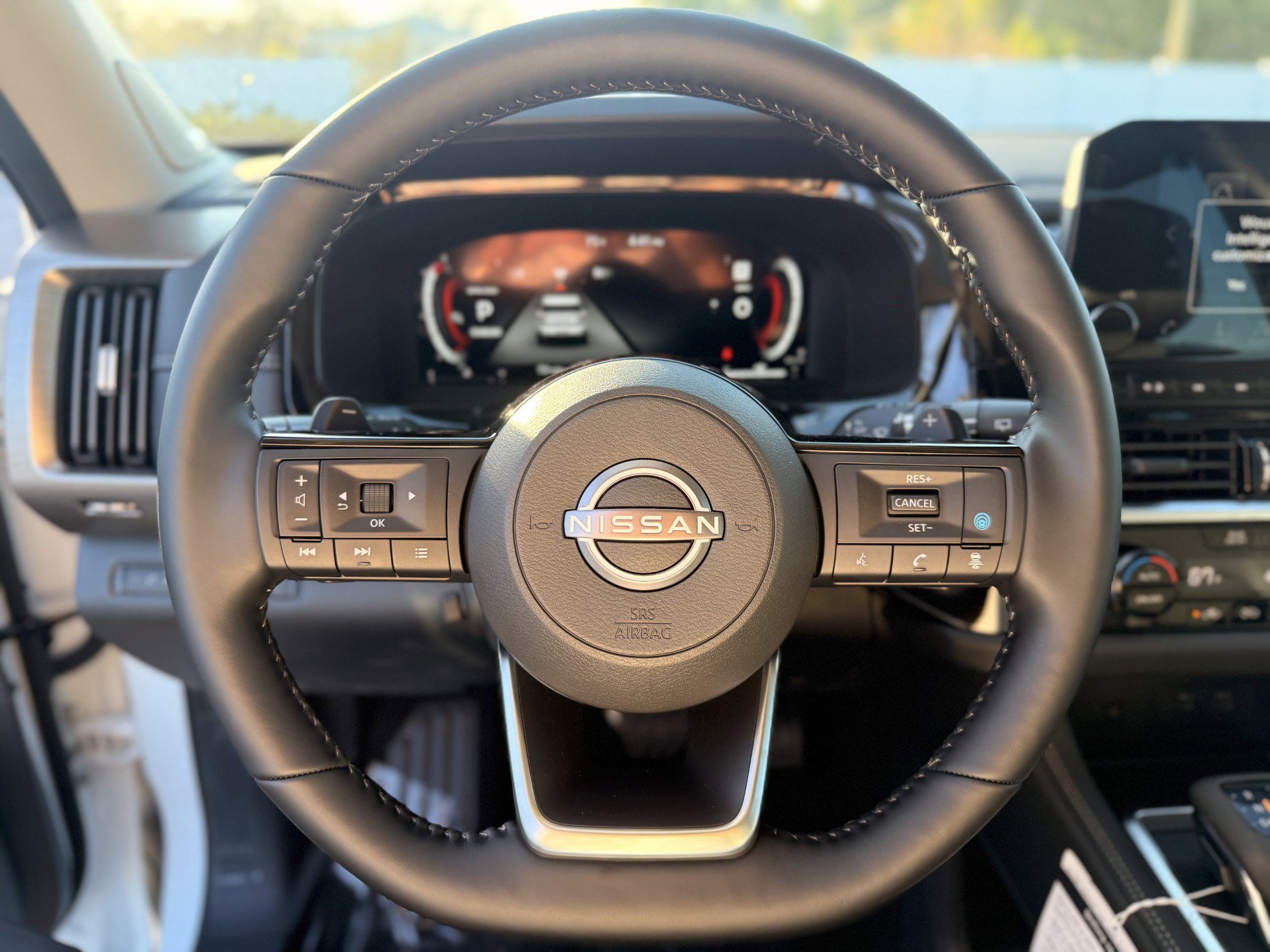 New 2025 Nissan Pathfinder Platinum image 7