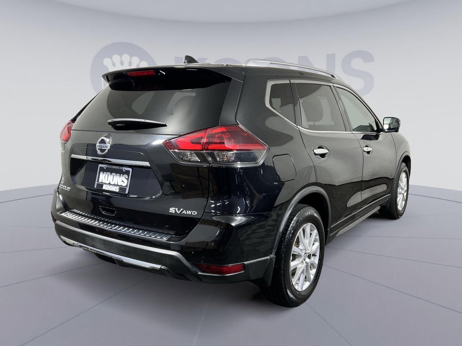 Used 2018 Nissan Rogue SV w/ Premium Package image 7