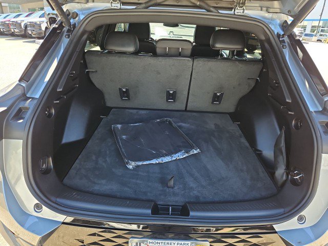 Used 2024 Chevrolet Equinox EV RS FWD image 24