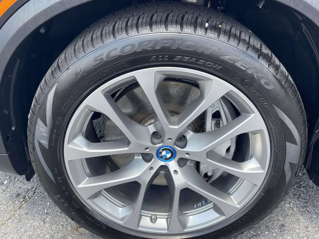 Used 2025 BMW X5 xDrive50e AWD/4WD image 7