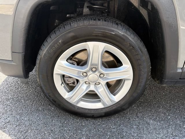 Used 2024 Jeep Compass Sport AWD/4WD image 13