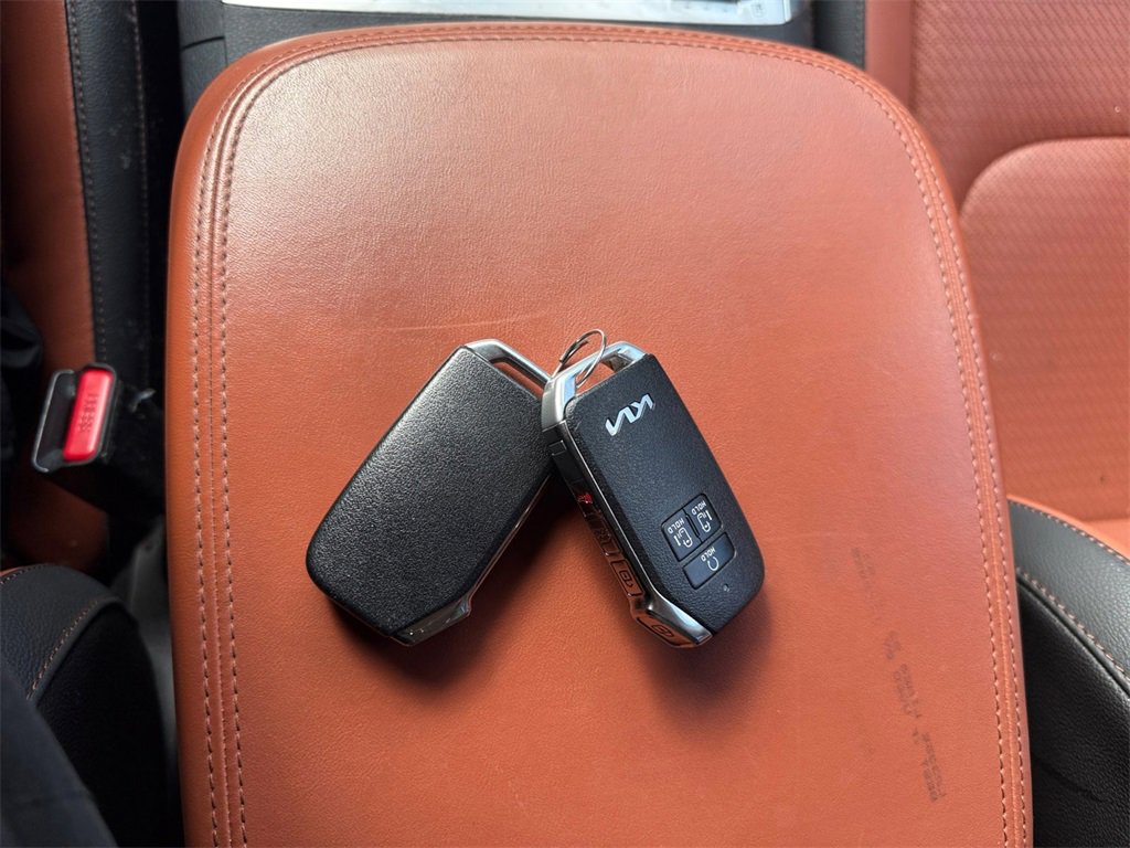 Certified 2023 Kia Carnival SX Prestige image 31