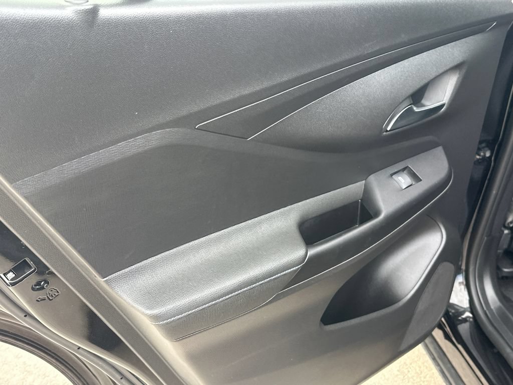 Used 2025 Buick Envista Sport Touring FWD image 21