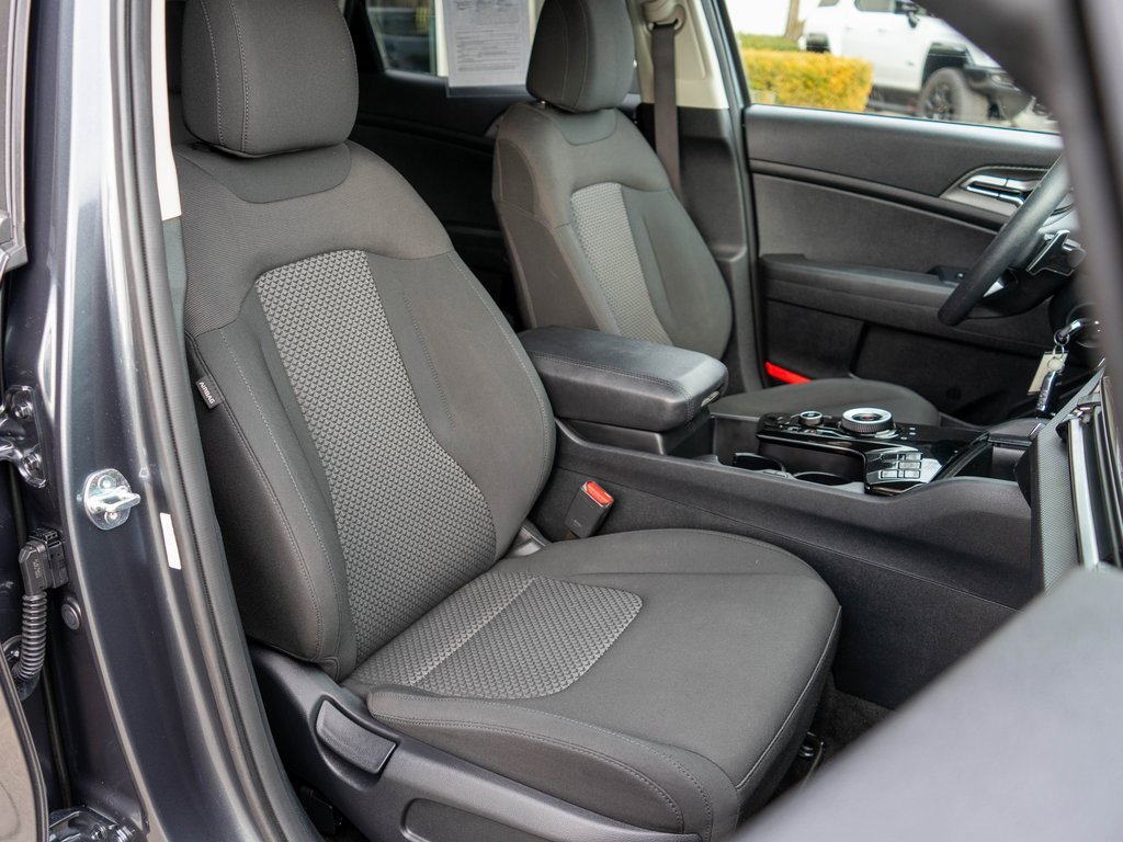 Certified 2024 Kia Sportage LX image 9