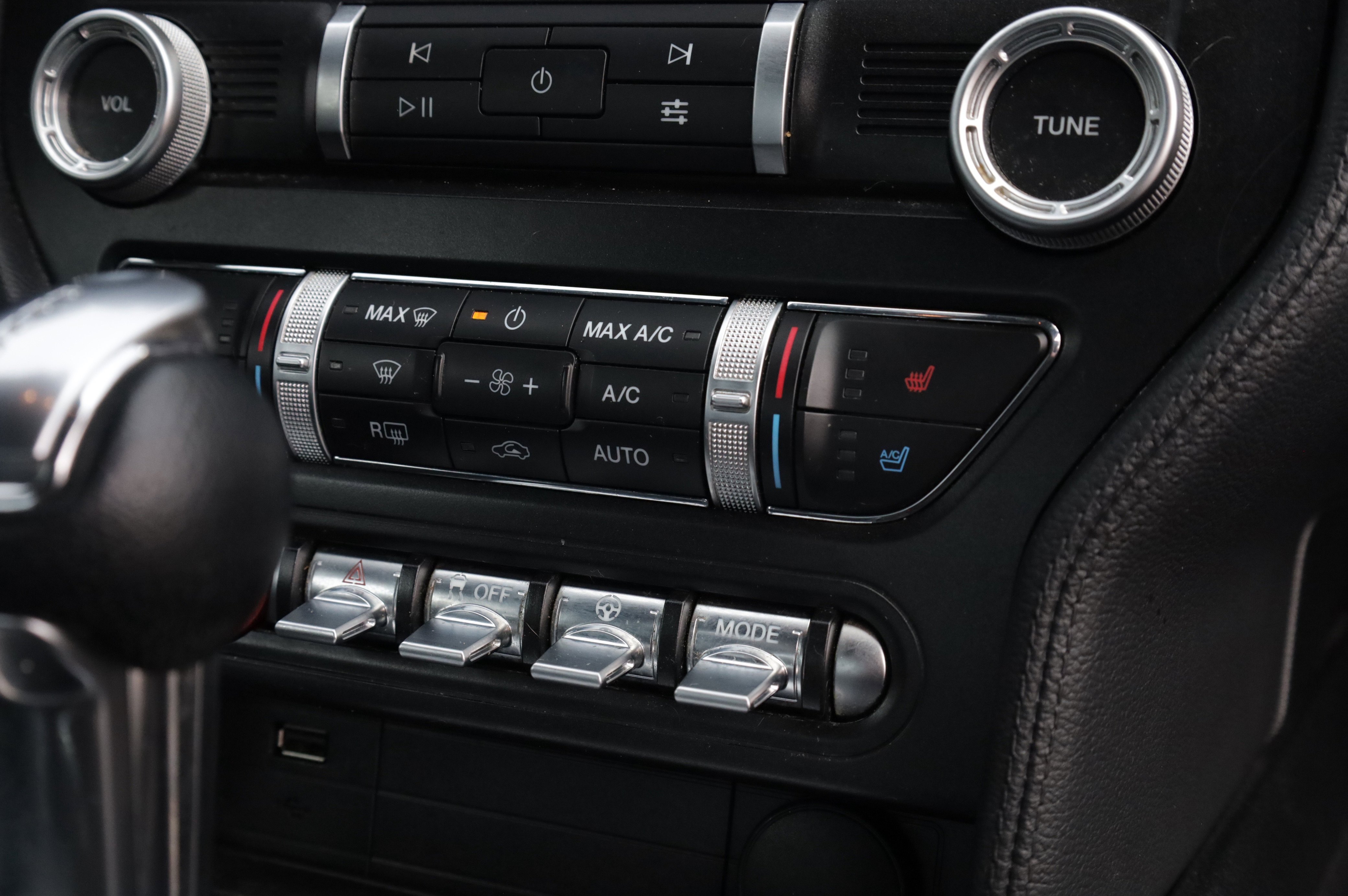 Used 2020 Ford Mustang Premium image 16