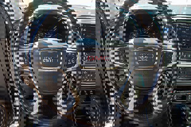 Used 2022 GMC Canyon Denali image 8