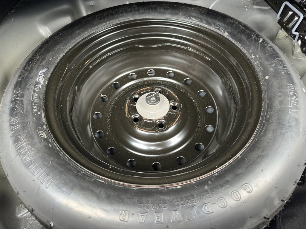 Used 2015 Honda CR-V LX image 9