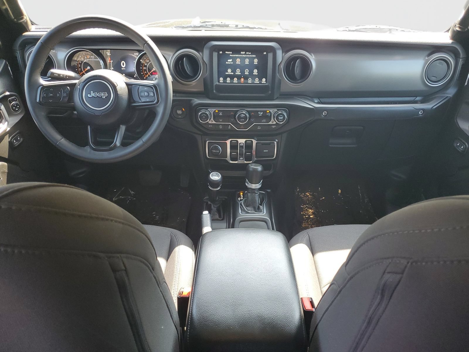 Used 2023 Jeep Gladiator Sport AWD/4WD image 9