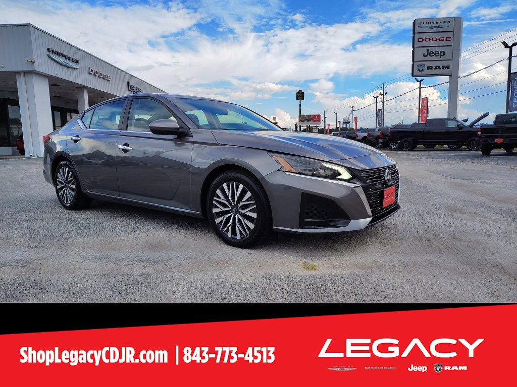 Used 2023 Nissan Altima 2.5 SV