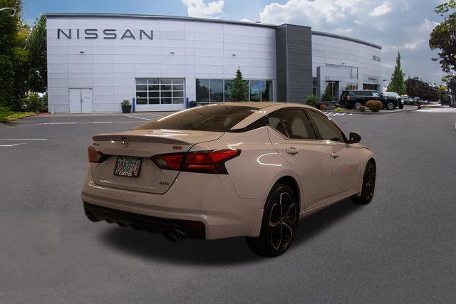 Certified 2023 Nissan Altima 2.5 SR w/ SR Premium Package AWD/4WD image 2