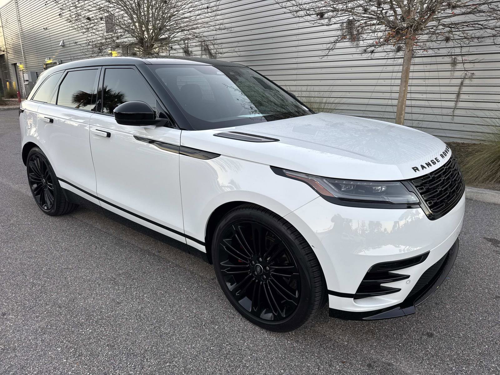 Used 2024 Land Rover Range Rover Velar Dynamic SE image 4