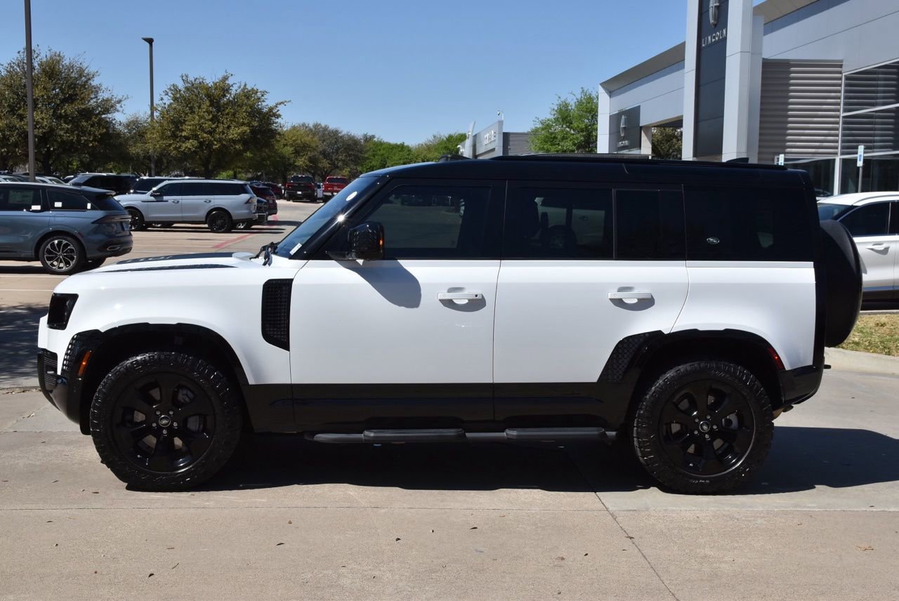 Used 2023 Land Rover Defender 110 X-Dynamic SE image 12