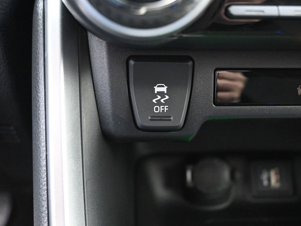 Certified 2025 Toyota RAV4 XLE image 25