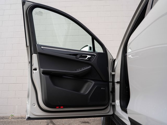 New 2026 Porsche Macan S image 15