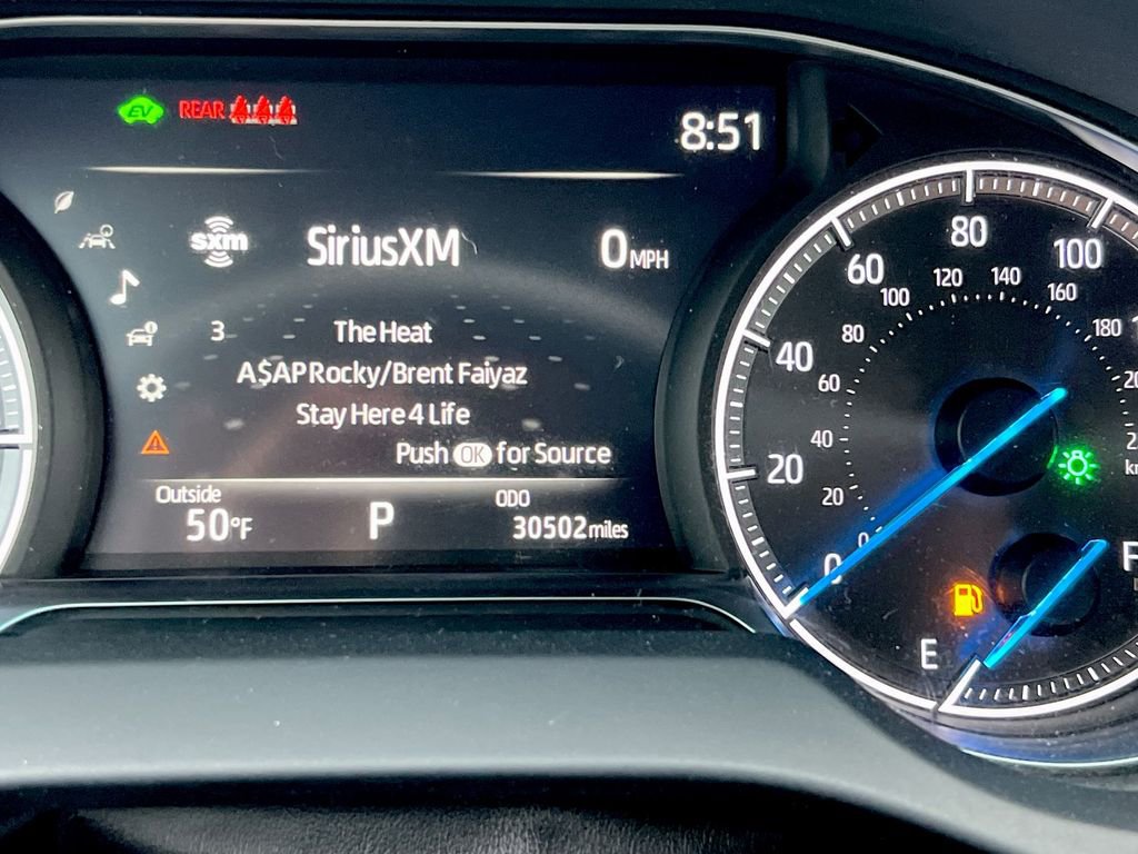 Used 2024 Toyota Venza LE image 12