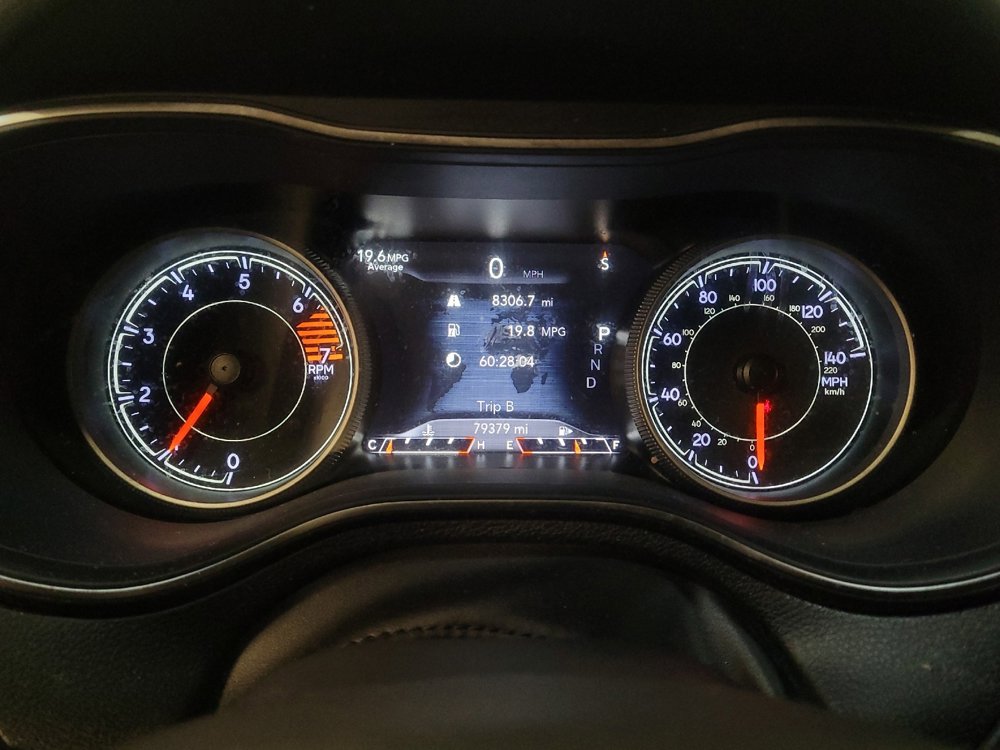 Used 2019 Jeep Cherokee Limited image 23