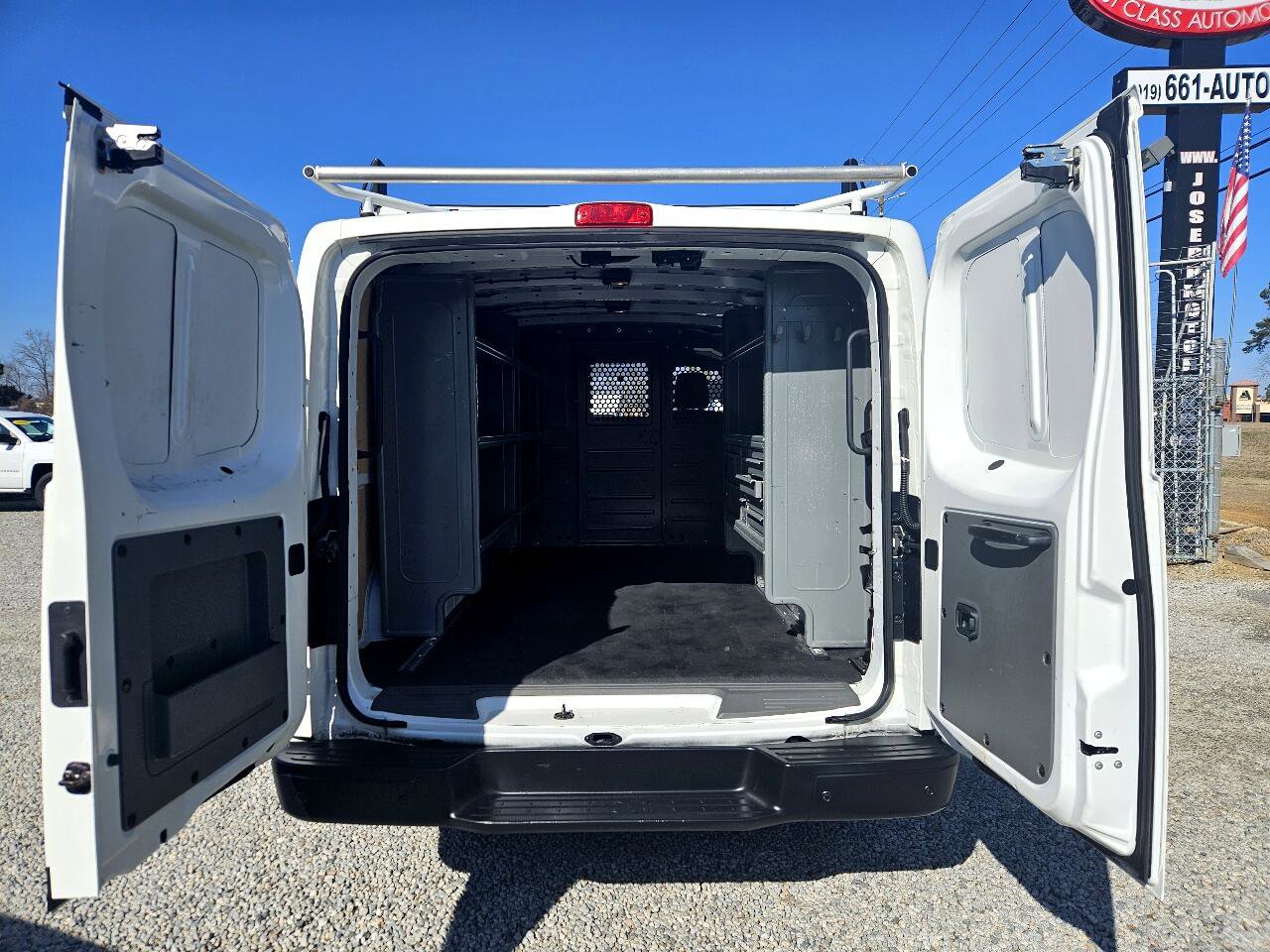 Used 2020 Nissan NV 2500 SV image 17