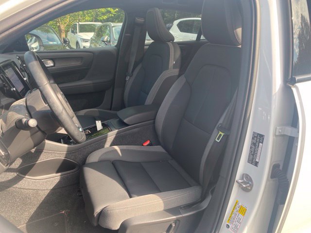 Used 2023 Volvo C40 Recharge Core AWD/4WD image 11