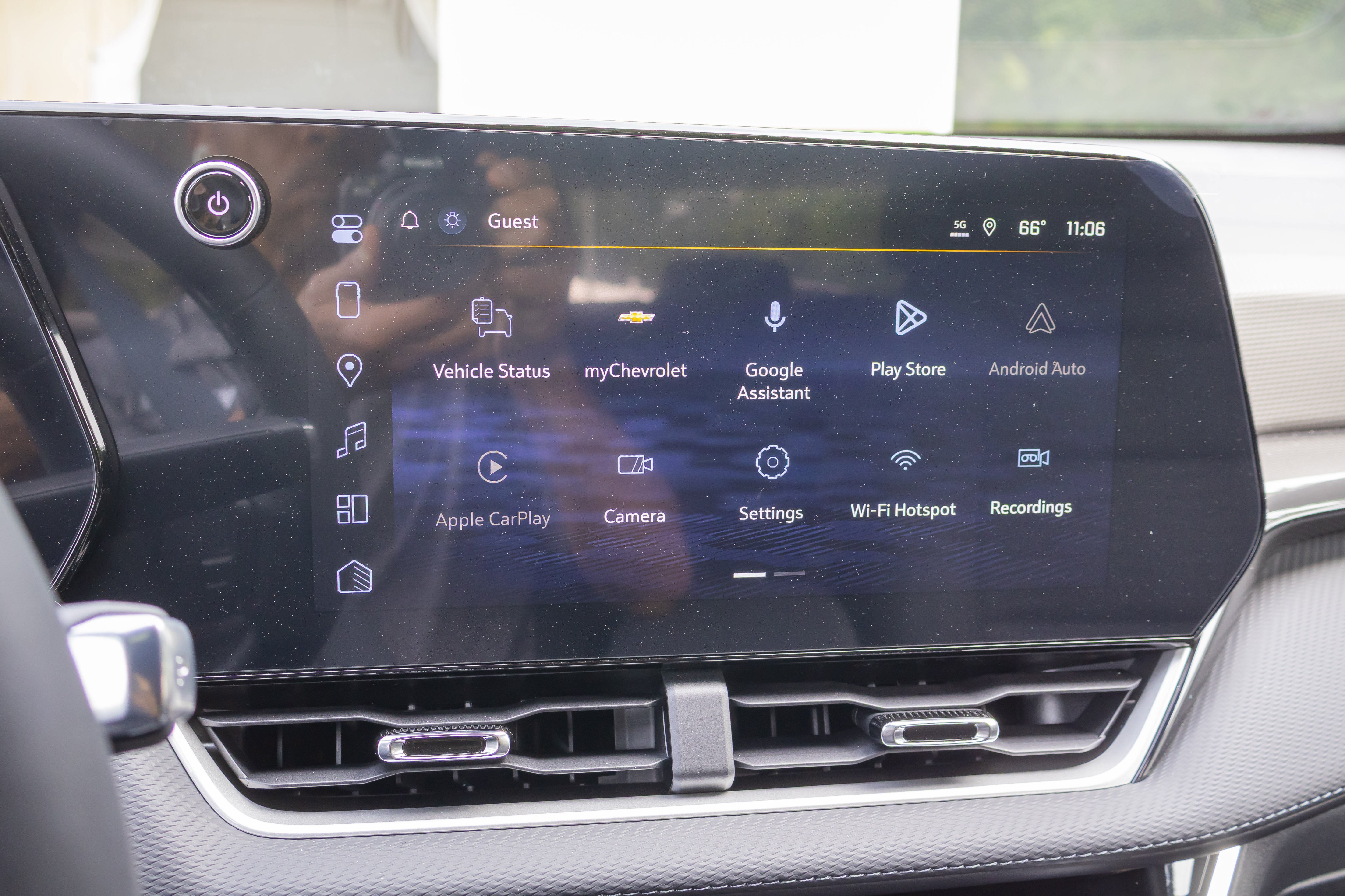 New 2027 Chevrolet Equinox LT w/ Safety and Technology Package FWD image 15