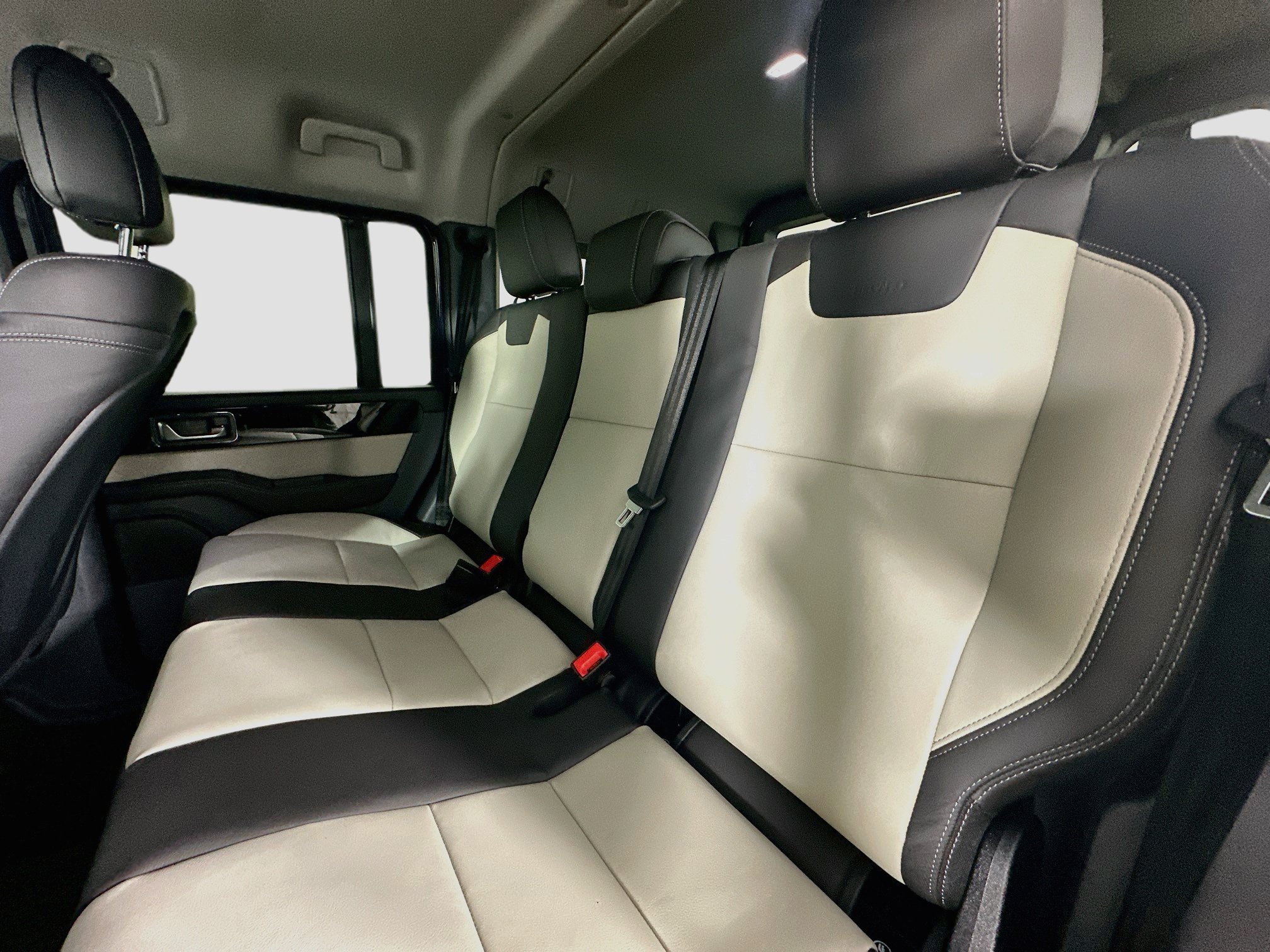 New 2025 INEOS Grenadier Station Wagon AWD/4WD image 37