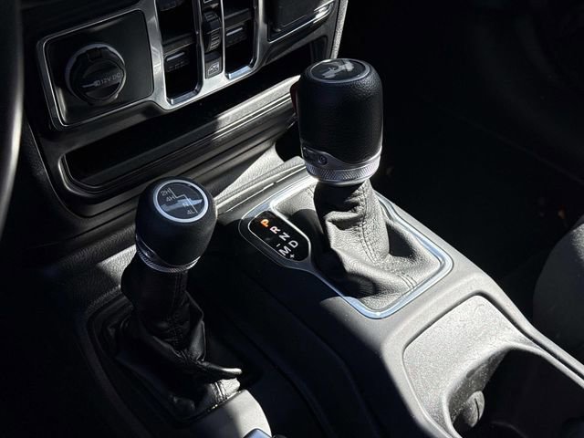 Used 2022 Jeep Wrangler Unlimited Sport AWD/4WD image 23