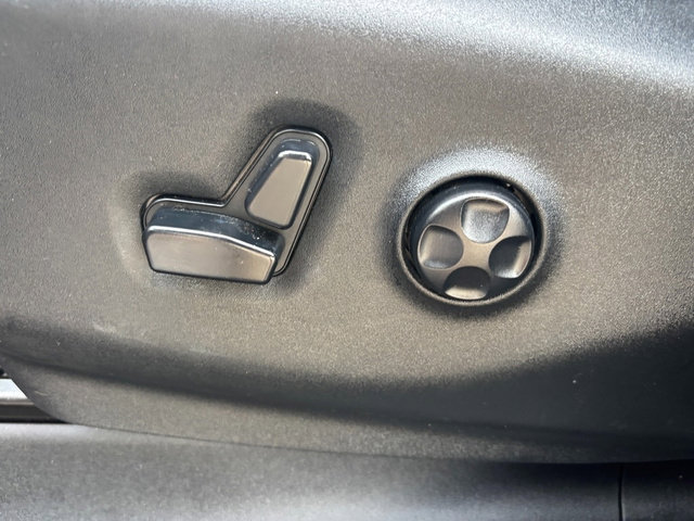 Used 2020 Chrysler Pacifica Touring w/ Advanced Safetytec Group image 14