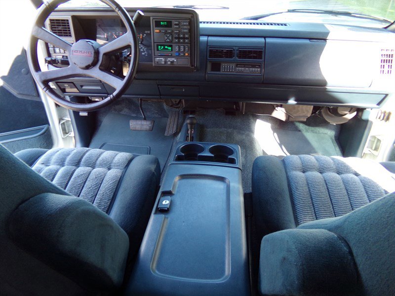 Used 1994 Chevrolet Suburban K1500 4WD image 12