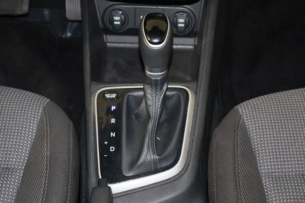 Used 2022 Hyundai Accent Limited image 13