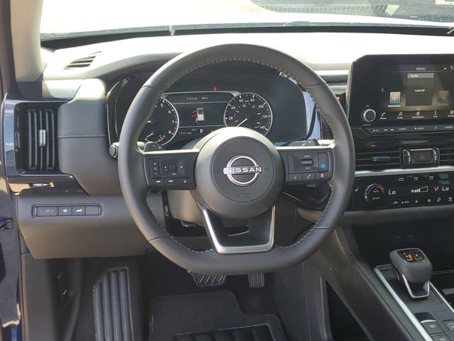 Used 2025 Nissan Pathfinder SV w/ SV Premium Package AWD/4WD image 11