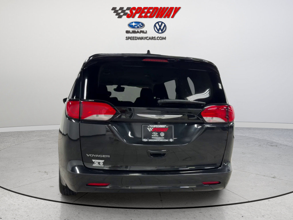 Used 2023 Chrysler Voyager LX FWD image 7