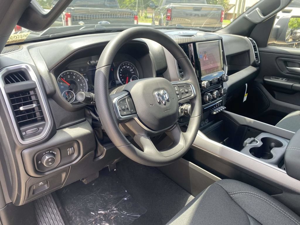 New 2026 RAM 1500 Express AWD/4WD image 17