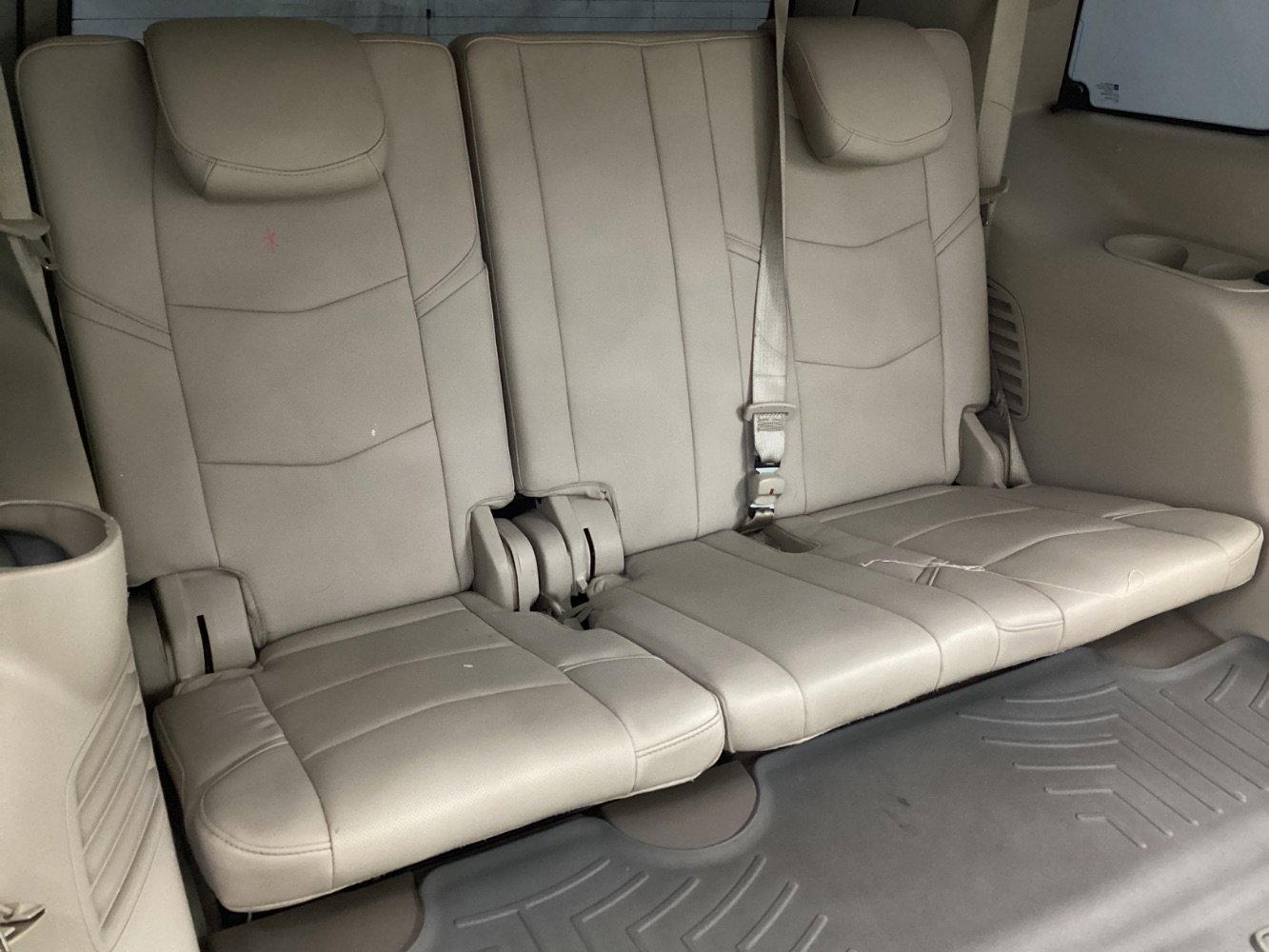 Used 2020 Cadillac Escalade Luxury image 27
